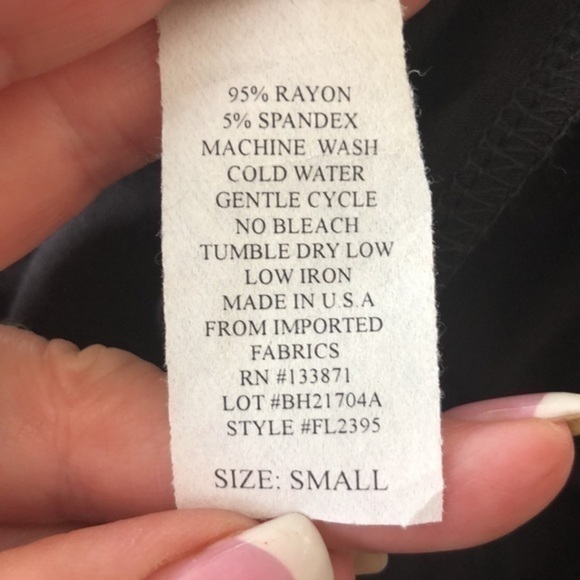 Maxi dress with graphic 3-D design - Picture 9 of 9